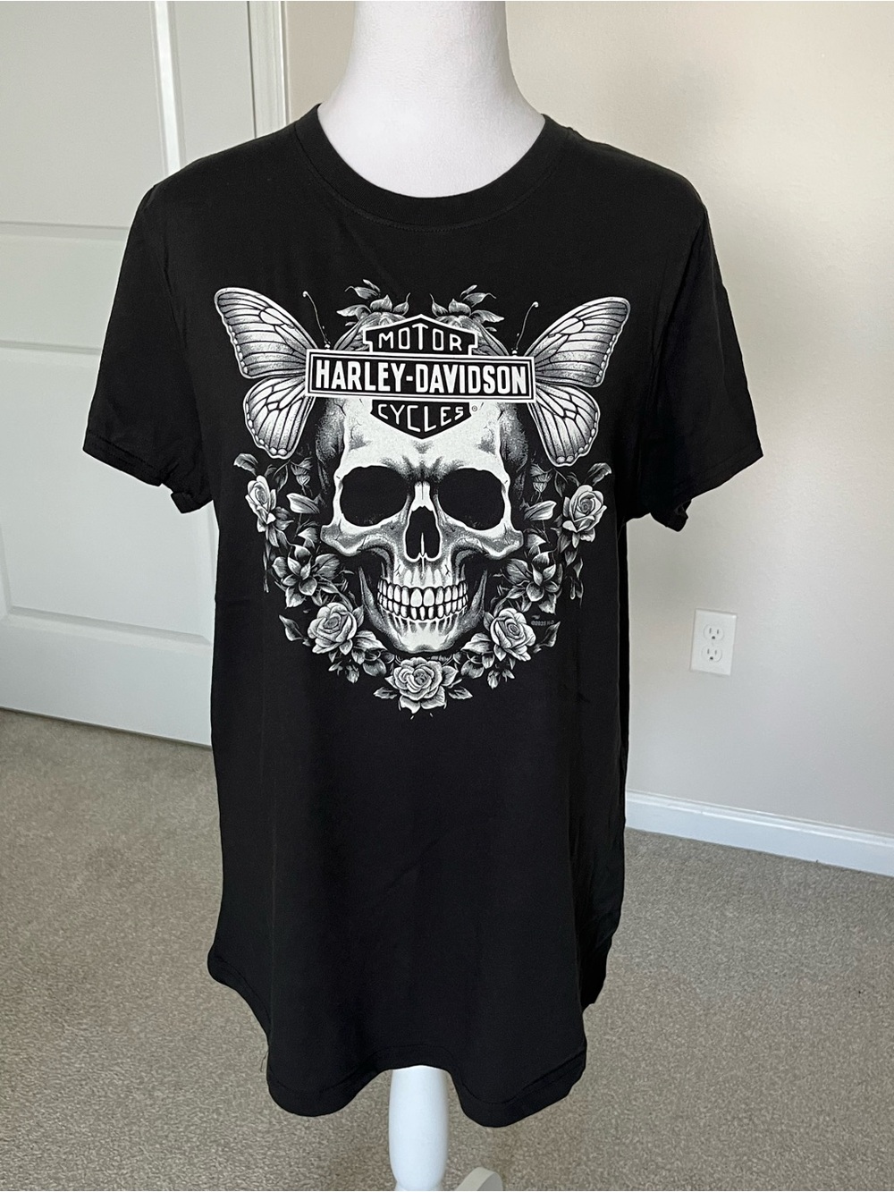 NWOT Harley-Davidson Black Skull & Butterfly Graphic Tee Size Large